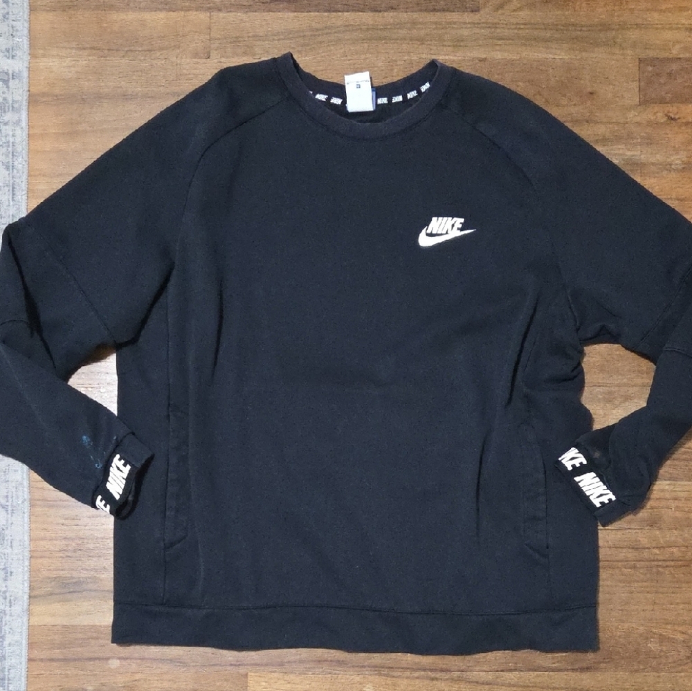 Nike Black Sweater With Front Pockets